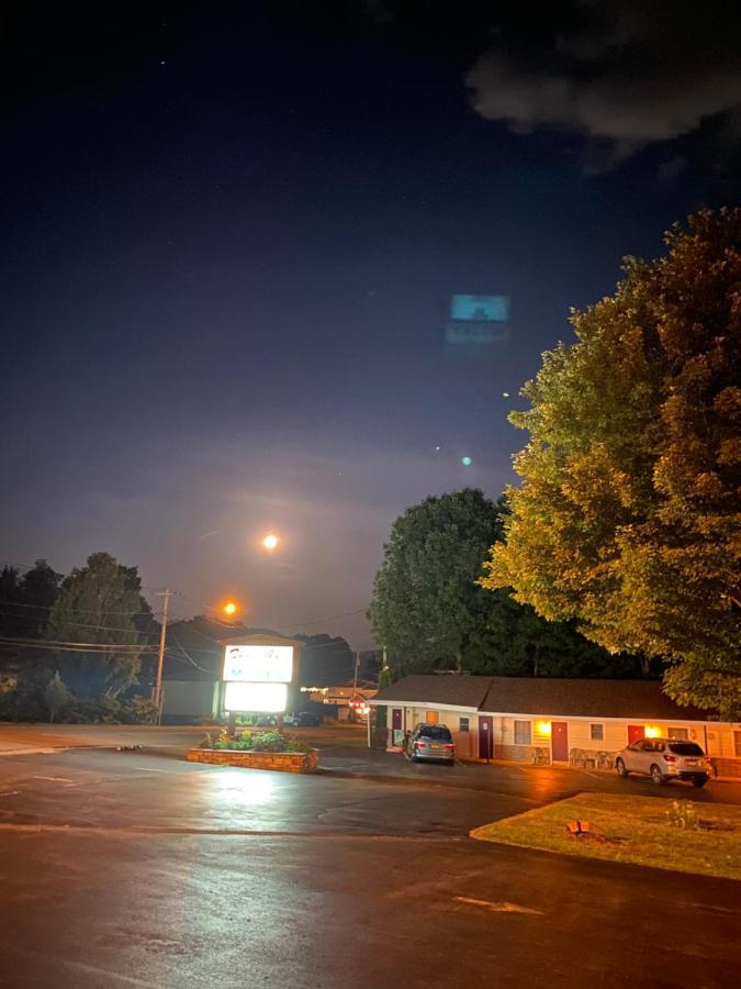 Fran Cove Motel เลคจอร์จ ภายนอก รูปภาพ