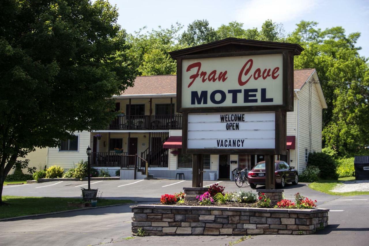 Fran Cove Motel เลคจอร์จ ภายนอก รูปภาพ